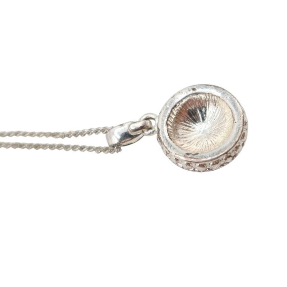 AVON SAQ Crystal Silver Tone Dainty Pendant Necklace Classic Preppy Minimalist - Picture 7 of 8